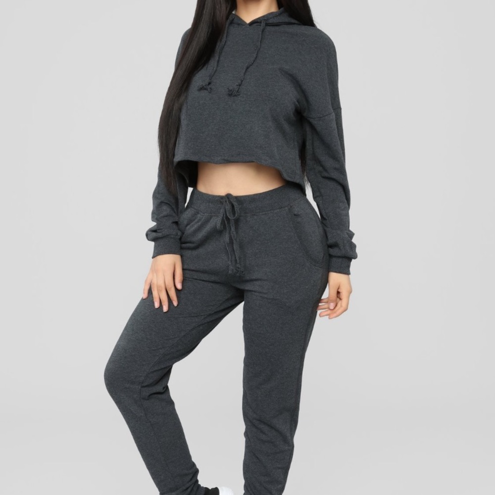 Fashion nova crop top hoodie and sweat pants set